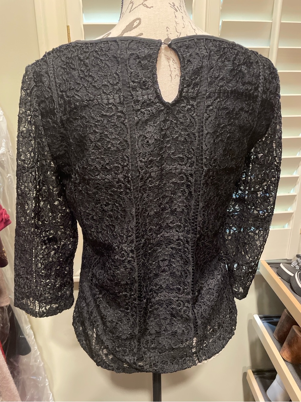 Adrianna Papell Black Lace 3/4 Sleeve Scoop Neck Top - Picture 5 of 5